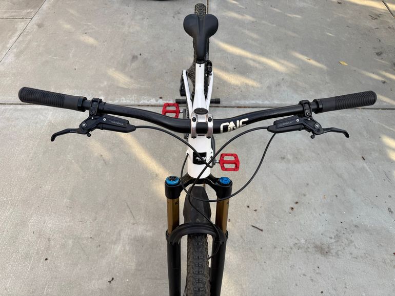Used Santa Cruz Tallboy GX AXS / Carbon C 2024 2024 Mountainbike, White, 29 — image 4 of 8