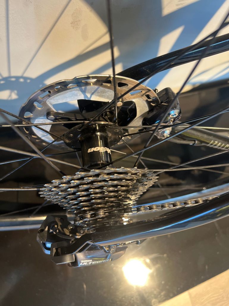 Used Focus IZALCO MAX 9.8 2022 2022 Road & Gravel, Black — image 4 of 14