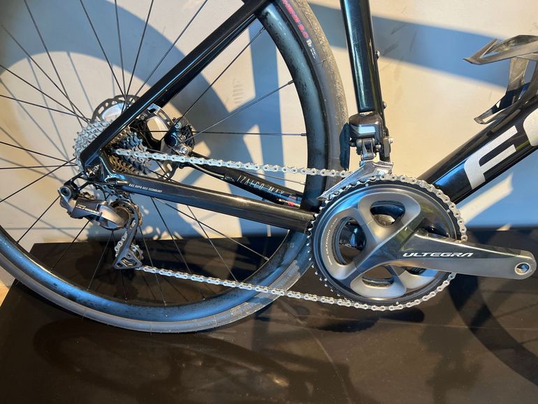 Used Focus IZALCO MAX 9.8 2022 2022 Road & Gravel, Black — image 2 of 14
