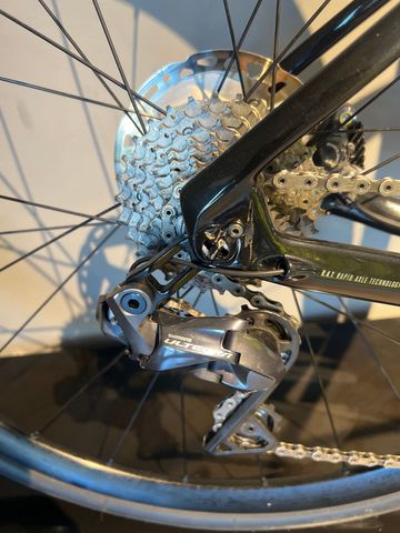 Gebrauchtes Focus IZALCO MAX 9.8 2022 2022 Road & Gravel, Schwarz — Bild 3 von 16