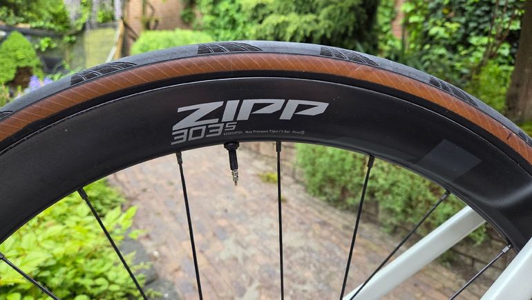 Specialized Tarmac SRAM Rival eTap AXS 2021 Road & Gravel d'occasion — image 9 sur 12