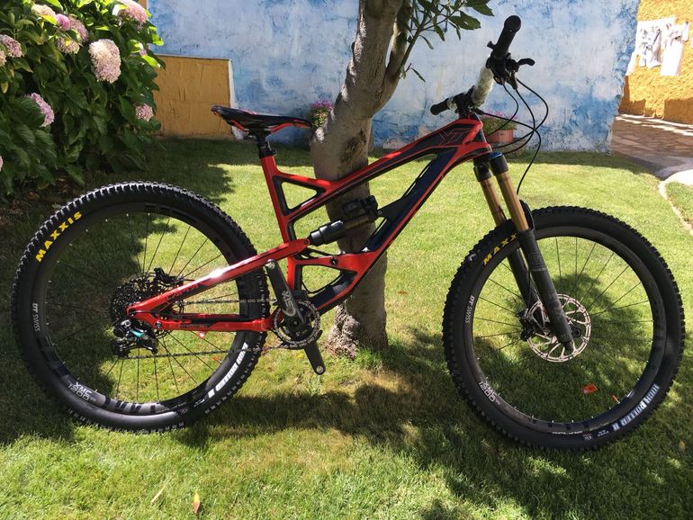 Gebrauchtes YT Custom SRAM X01 2017 Mountainbike, Rot — Bild 1 von 14
