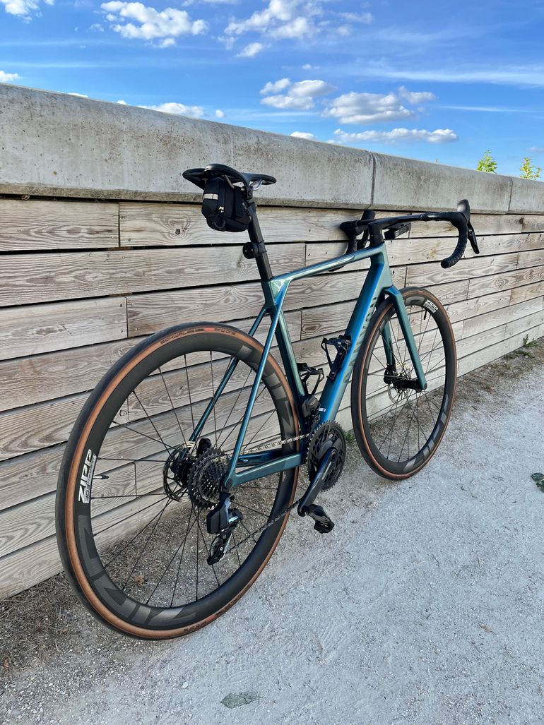 Canyon Ultimate CF SLX 8 Force AXS 2023 2023 Road & Gravel d'occasion — image 3 sur 8