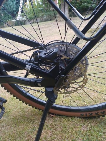 Used Stevens E-inception Shimano Deore XT 2022 Mountainbike, Light Gray — image 7 of 10