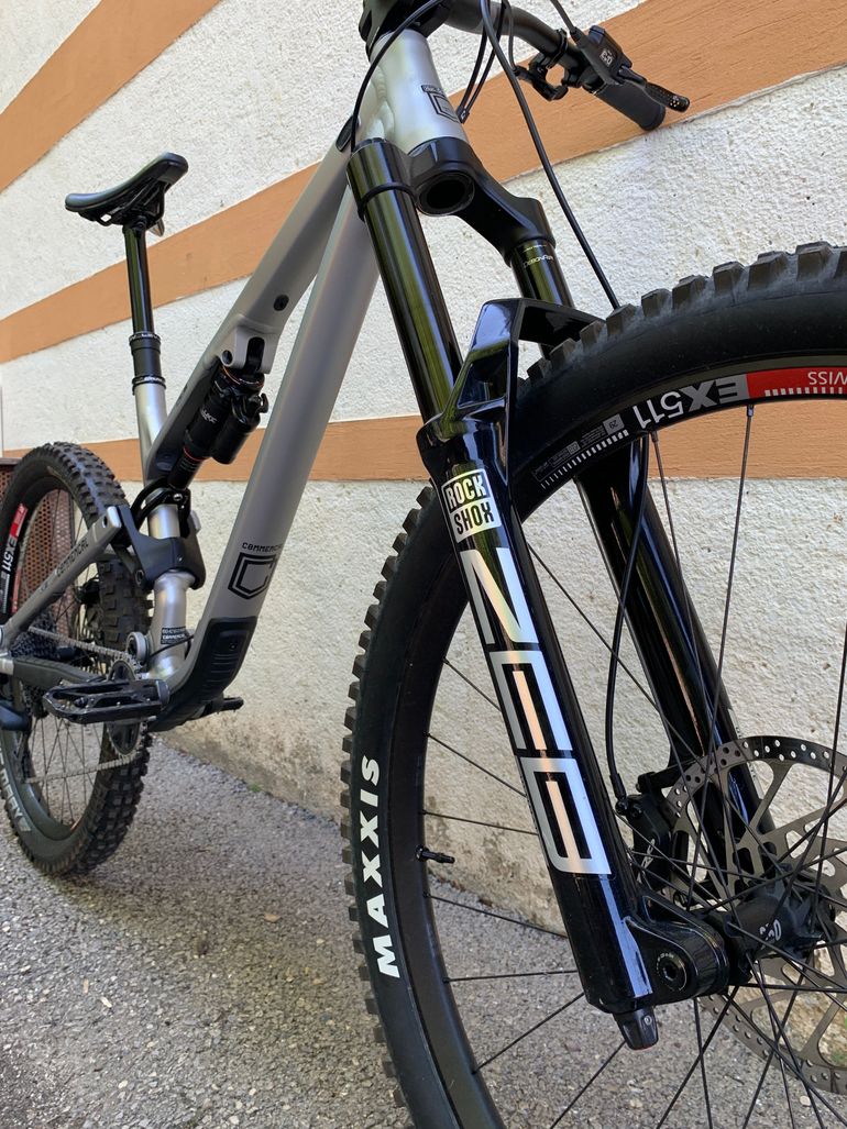 Tweedehands Commencal Meta SX V4 TEAM 2022 Mountainbike — afbeelding 2 van 9