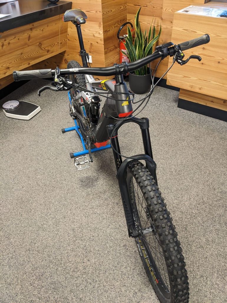 Haibike Nduro 10.0 2018 Mountainbike de segunda mano, Negro — imagen 3 de 5
