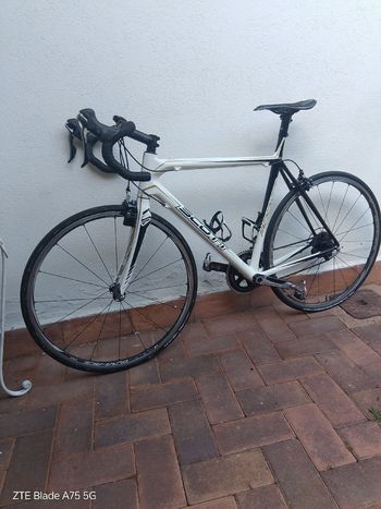 Scott Addict 10 2017 2017 Road & Gravel usato, Bianco — immagine 2 di 9