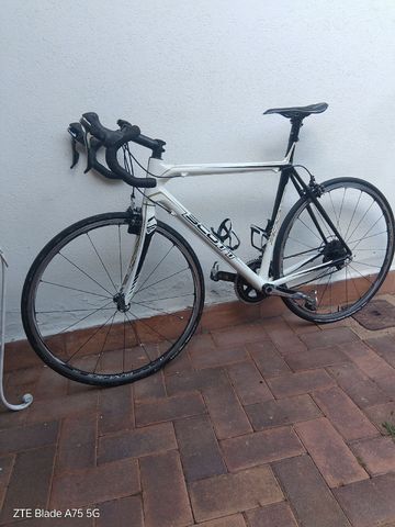 Used Scott Addict 10 2017 2017 Road & Gravel, White — image 2 of 9