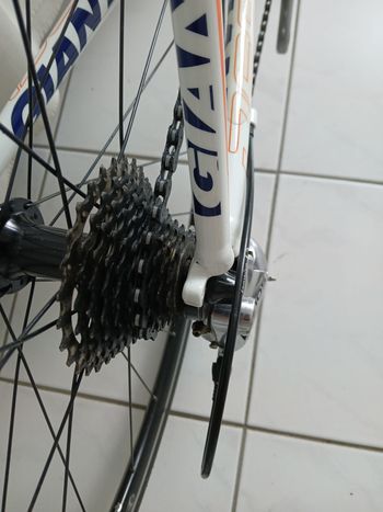 Giant Defy Advanced 2010 2010 Road & Gravel d'occasion — image 5 sur 10