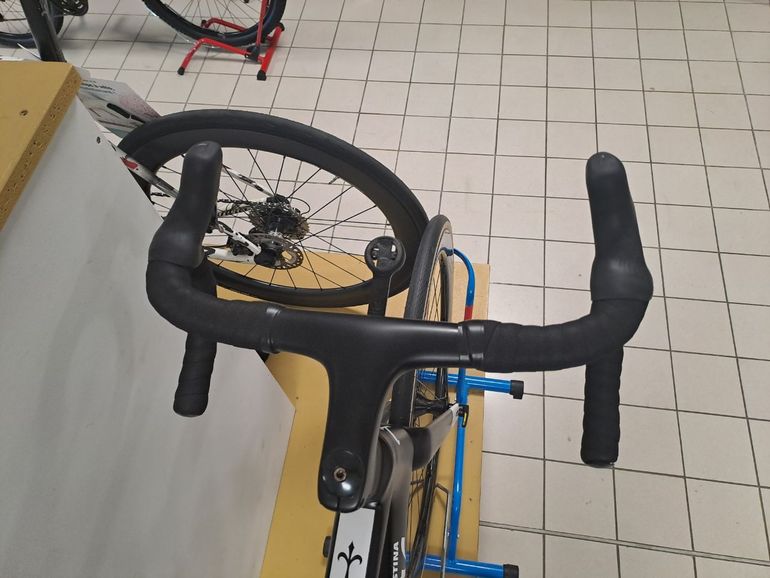 Used Wilier 0 SLR SHIMANO ULTEGRA DI2 R8070 2021 2021 Road & Gravel, Black — image 6 of 7