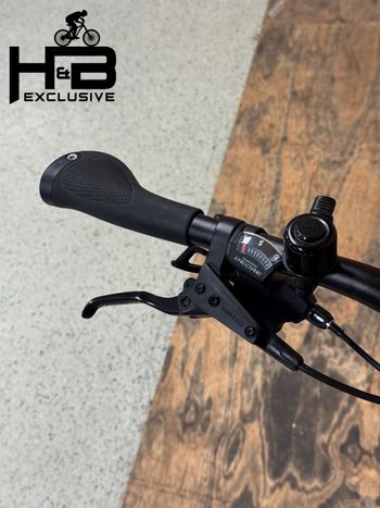 KTM Macina 792 LFC Shimano Deore 2023 Mountainbike de segunda mano, Gris claro — imagen 3 de 15