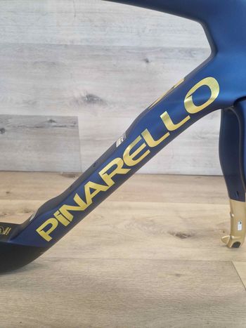 Pinarello FRAME PINARELLO DOGMA F COLORE TEAM 36.5 Frameset 2026 Road & Gravel d'occasion — image 4 sur 6
