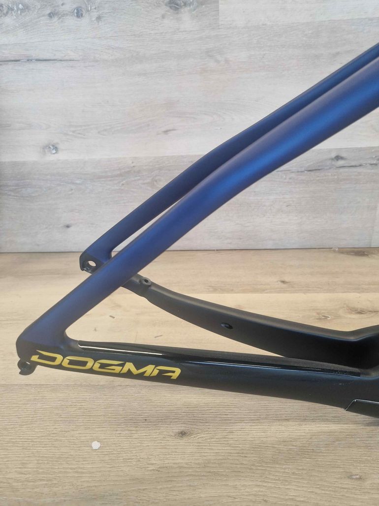 Pinarello FRAME PINARELLO DOGMA F COLORE TEAM 36.5 Frameset 2026 Road & Gravel d'occasion — image 5 sur 6
