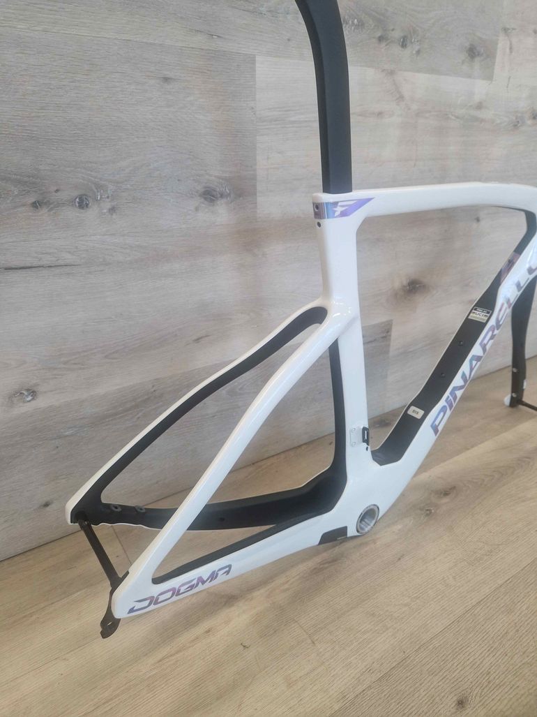 PINARELLO FRAME DOGMA F COLORE WHITE 2027 Frameset 2027 Road & Gravel de segunda mano, Blanco — imagen 3 de 5