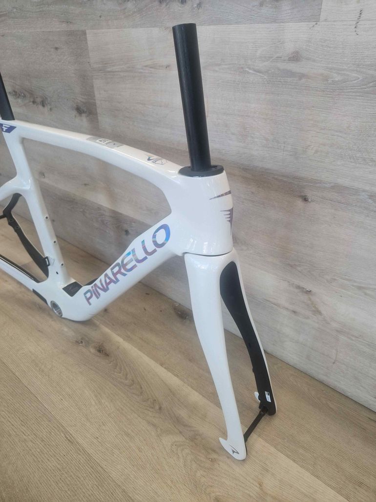 PINARELLO FRAME DOGMA F COLORE WHITE 2027 Frameset 2027 Road & Gravel de segunda mano, Blanco — imagen 2 de 5