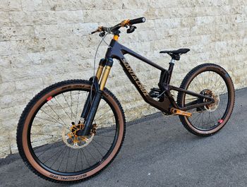 Santa Cruz Nomad SRAM GX Eagle AXS 2022 Mountainbike de segunda mano, Rojo — imagen 2 de 6