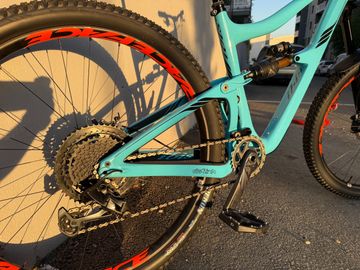 Ibis Ripmo GX 2022 2022 Mountainbike usato, Blu — immagine 5 di 9