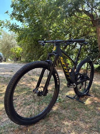 Used Scott Spark RC Comp 2024 2024 Mountainbike, Green, 29 — image 2 of 5