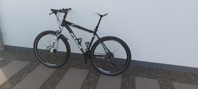Gebrauchtes Fuji Tahoe 29 1.5 Disc 2015 2015 Mountainbike, Schwarz, 29 — Bild 2 von 3