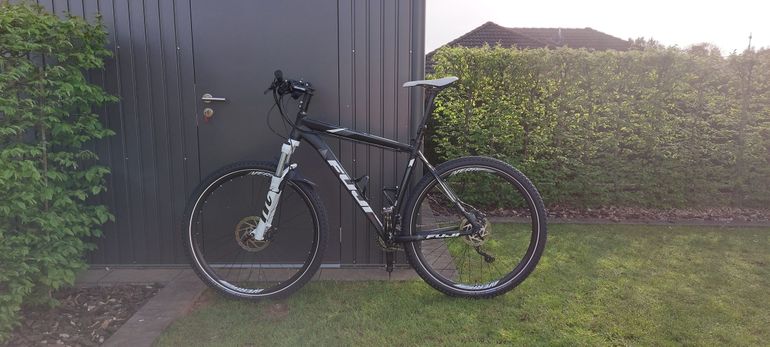 Gebrauchtes Fuji Tahoe 29 1.5 Disc 2015 2015 Mountainbike, Schwarz, 29 — Bild 1 von 3