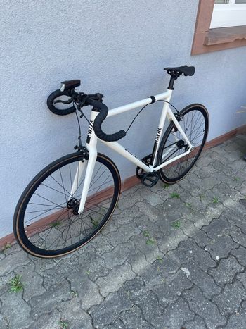 Used Santafixie Custom Single Speed / Fixed Gear 2025 Road & Gravel, White — image 3 of 7