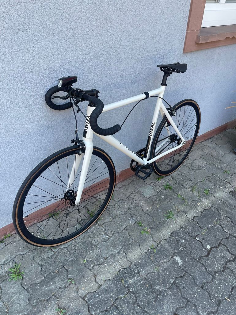 Used Santafixie Custom Single Speed / Fixed Gear 2025 Road & Gravel, White — image 3 of 7