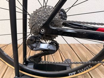 Canyon Ultimate CF SL 8 Aero 2024 2024 Road & Gravel d'occasion — image 3 sur 4