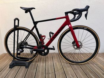 Canyon Ultimate CF SL 8 Aero 2024 2024 Road & Gravel d'occasion — image 2 sur 4