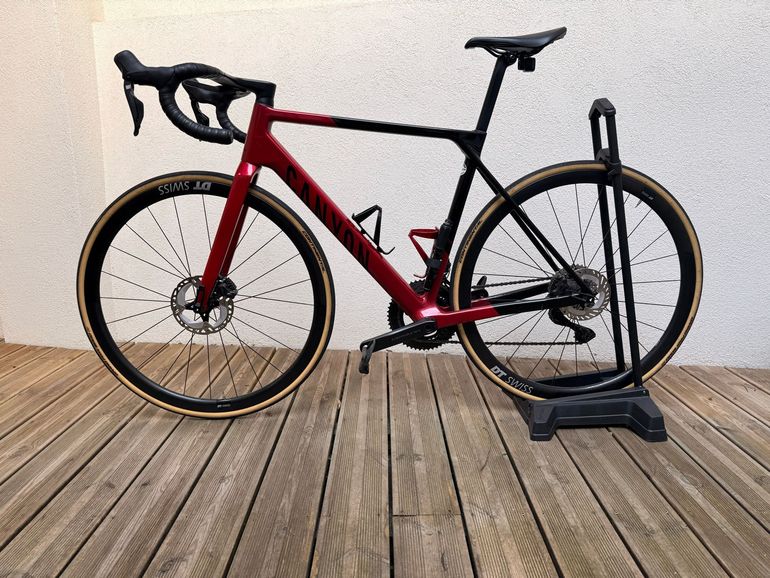 Canyon Ultimate CF SL 8 Aero 2024 2024 Road & Gravel d'occasion — image 1 sur 4