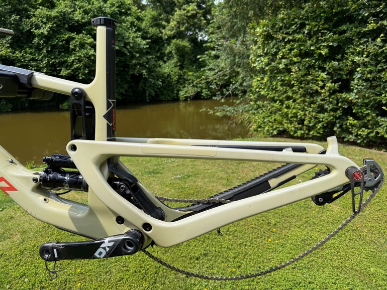 Tweedehands Santa Cruz Hightower CC Frameset 2020 Mountainbike — afbeelding 3 van 14