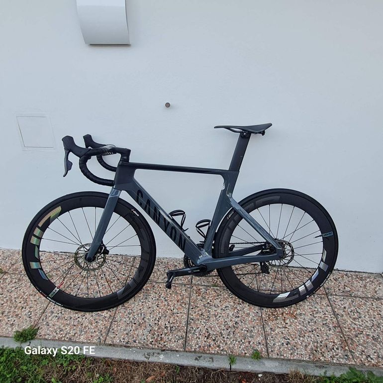 Canyon Aeroad CF SLX 8 AXS 2024 2024 Road & Gravel d'occasion — image 4 sur 10