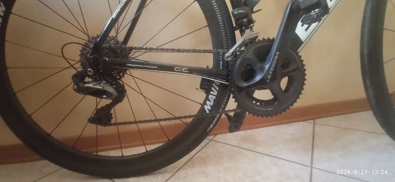 Used Bianchi Infinito Shimano Ultegra Di2 (12 Speed) 2014 Road & Gravel, Black — image 3 of 3