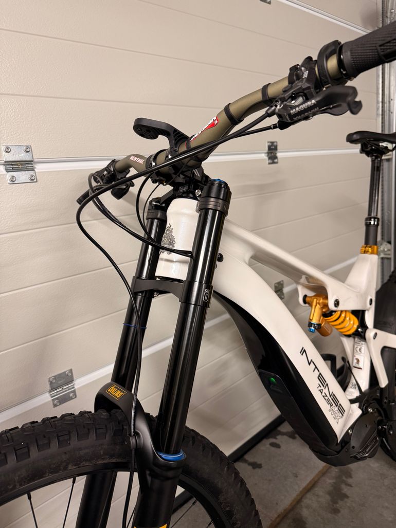 Used Intense TAZER MX CARBON PRO 2024 2024 Mountainbike, White, 29, 27.5 — image 9 of 11