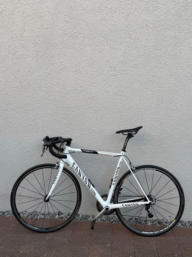 Gebrauchtes Canyon Ultimate CF SLX 8.0 2018 2018 Road & Gravel, Weiß — Bild 2 von 12