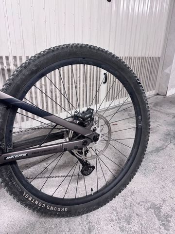 Gebrauchtes R RAYMON TrailRay 160E 9.0 2024 2024 Mountainbike, Hellgrau, 29 — Bild 5 von 7