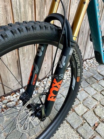 Propain Hugene CF 29" Highend 2023 2023 Mountainbike de segunda mano, Azul — imagen 4 de 13
