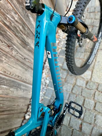 Propain Hugene CF 29" Highend 2023 2023 Mountainbike de segunda mano, Azul — imagen 11 de 13