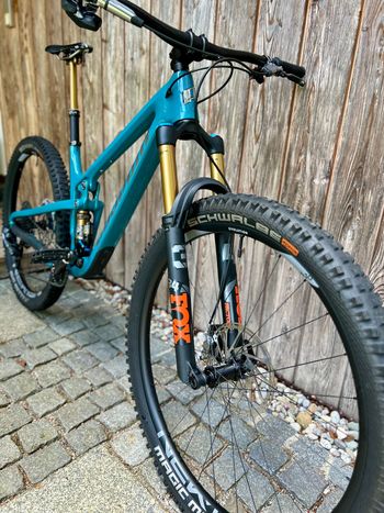 Propain Hugene CF 29" Highend 2023 2023 Mountainbike de segunda mano, Azul — imagen 13 de 13