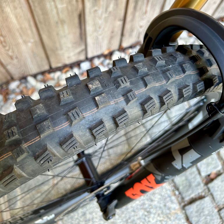 Propain Hugene CF 29" Highend 2023 2023 Mountainbike de segunda mano, Azul — imagen 3 de 13