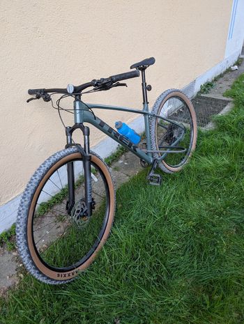 Used Trek Marlin 7 Gen 3 2024 2024 Mountainbike, Green, 27.5, 29 — image 8 of 18