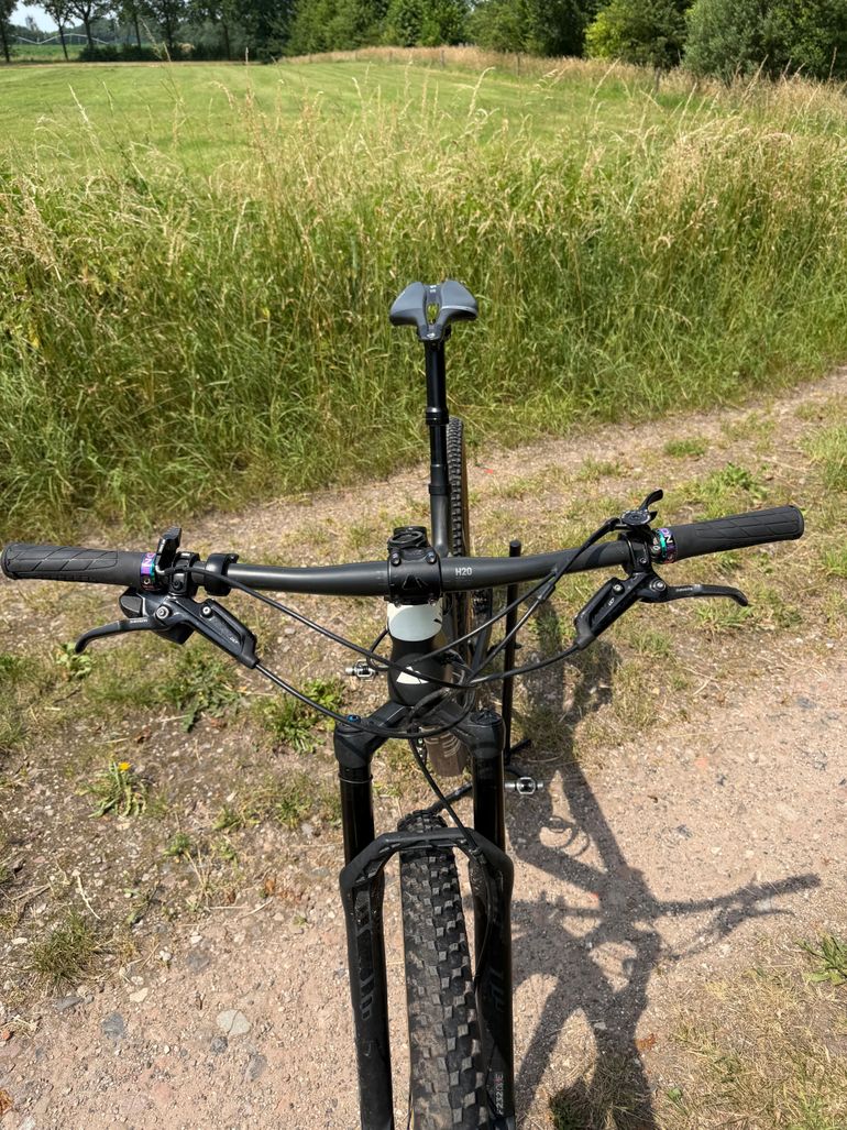 Použité Canyon CF SLX 9.0 DT LTD 2020 Mountainbike — obrázek 9 z 15