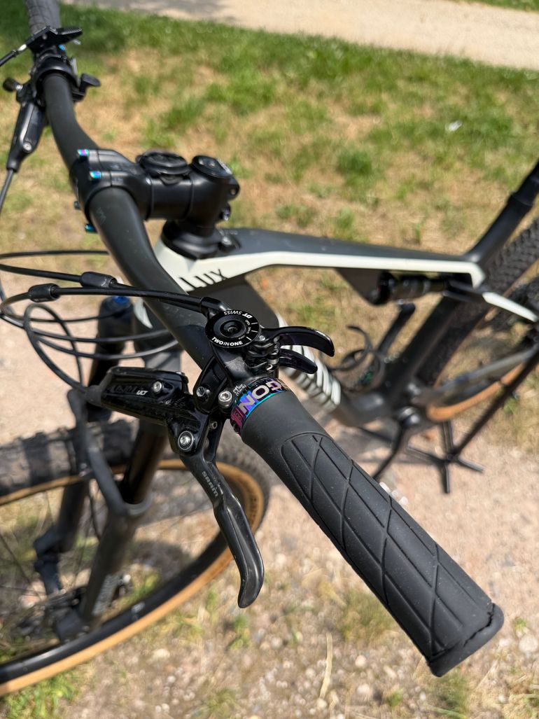 Použité Canyon CF SLX 9.0 DT LTD 2020 Mountainbike — obrázek 15 z 15