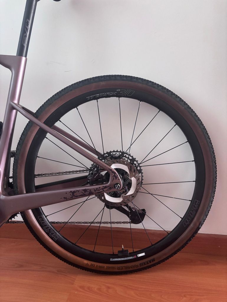 Używany BH IGRAVELX Shimano GRX Di2 2026 Road & Gravel — zdjęcie 10 z 13