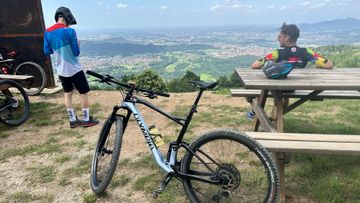 Used Olimpia Custom SRAM GX Eagle 2023 Mountainbike, Light Gray — image 2 of 7