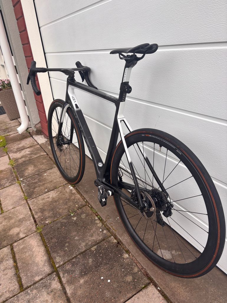 Used Colnago V3-RS Disc Dura-ace 11-Speed With Powermeter 2021 Road & Gravel, Black — image 3 of 13