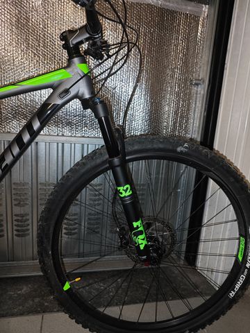 Gebrauchtes Giant Terrago Xc 29 2018 Mountainbike, Hellgrau — Bild 2 von 9