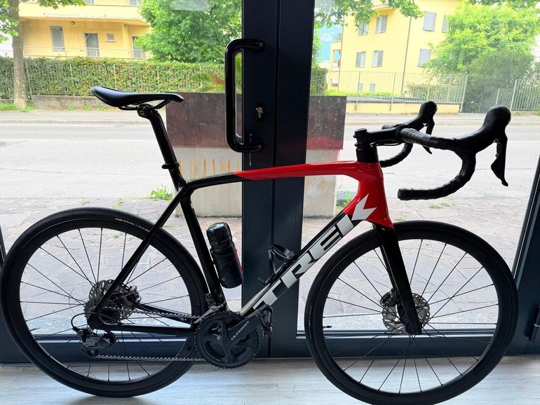 Used Trek Émonda SL 6 Disc Pro 2021 2021 Road & Gravel, Black — image 2 of 5