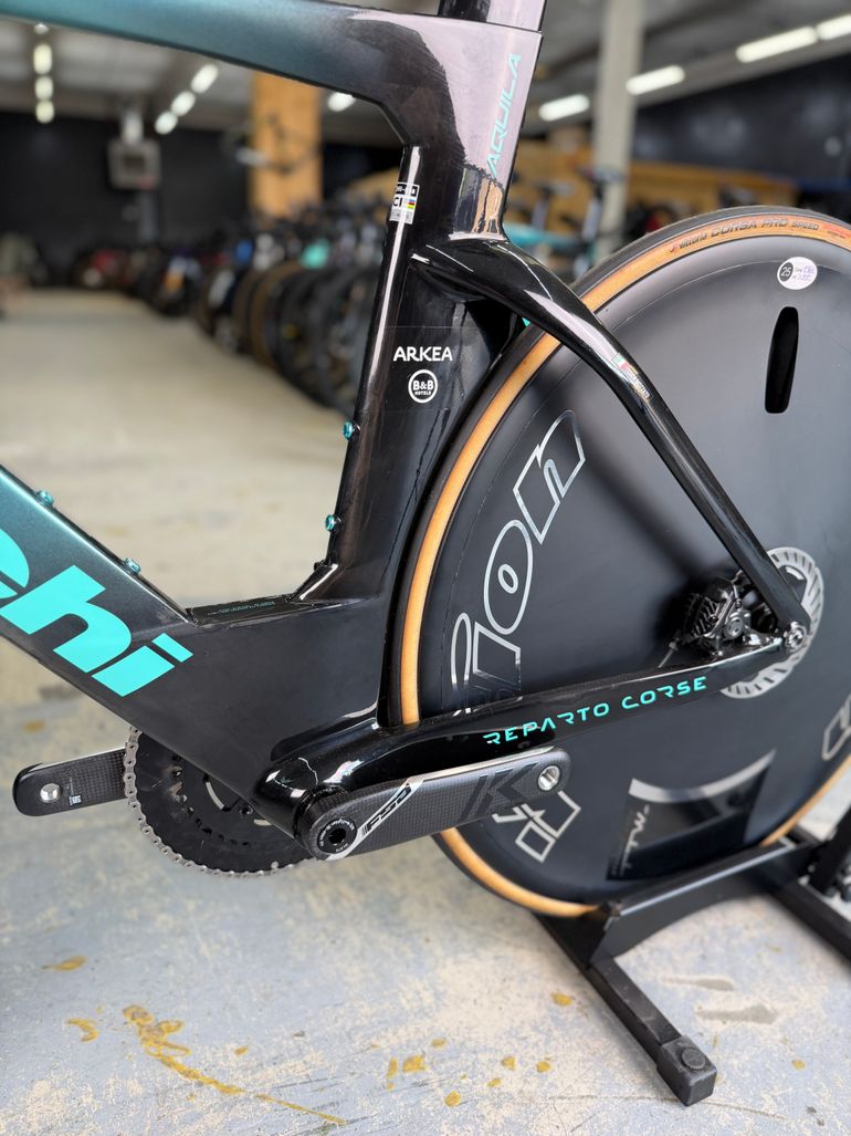 Gebrauchtes Bianchi Aquila RC Dura Ace Di2 4IIII Pwm 2025 2025 Road & Gravel, Blau — Bild 22 von 24