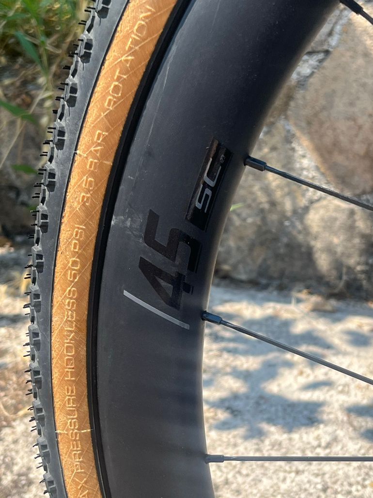 Pinarello DOGMA GR SRAM RED XPLR AXS 1x13 2026 2026 Road & Gravel de segunda mano, Gris claro — imagen 4 de 8