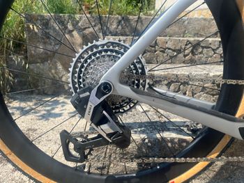 Pinarello DOGMA GR SRAM RED XPLR AXS 1x13 2026 2026 Road & Gravel de segunda mano, Gris claro — imagen 3 de 8